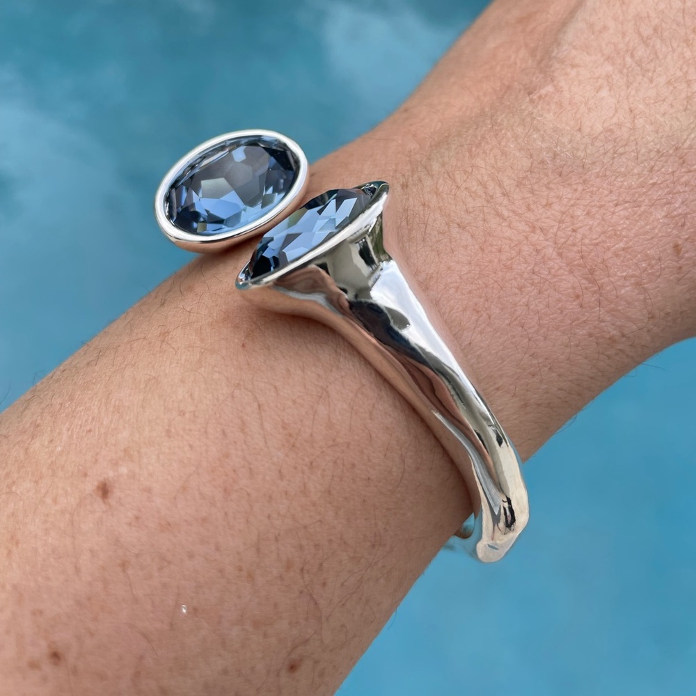 Uno de 50 Bracelet - NEVER SEEN - Silver with Blue Swarovski Crystal - Picture 10 of 14